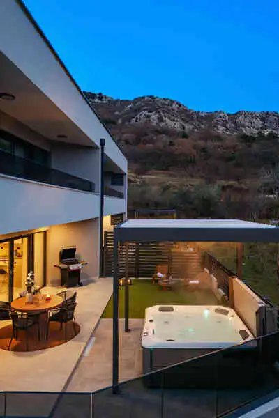 Euphoria Animar & Tiema